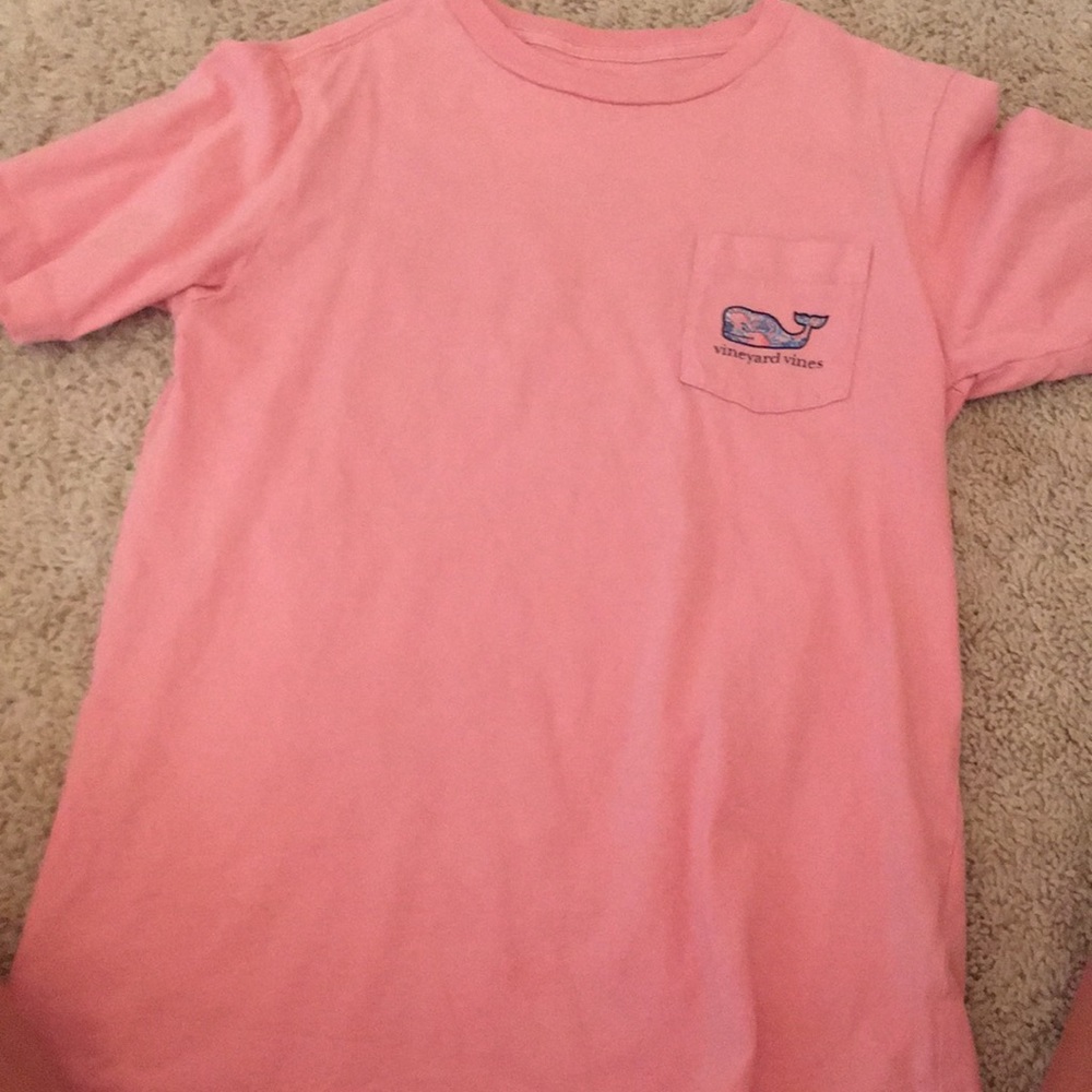 Pink vineyard vine shirt sleeve shirt